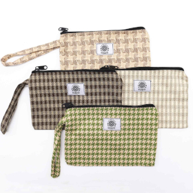 4x Soft & Natural Handy Gift Pouches & Loop - (4 x1 Assorted Designs) -20x13cm