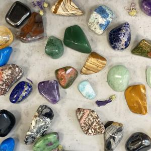 Medium and Large Tumble Stones 10-25mm and 20-30mm  