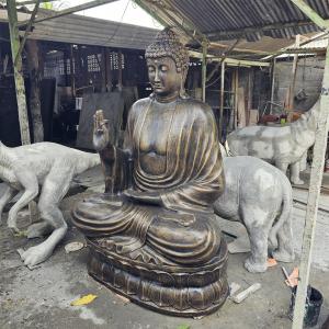 Huge Buddha Statues